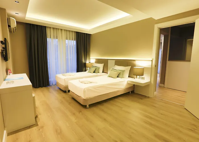 Hotel Bella & 4*
