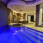 Hotell Bella & 4*