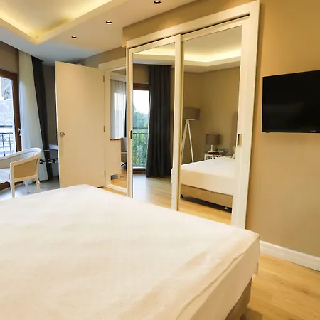 Hotel Bella & 4*