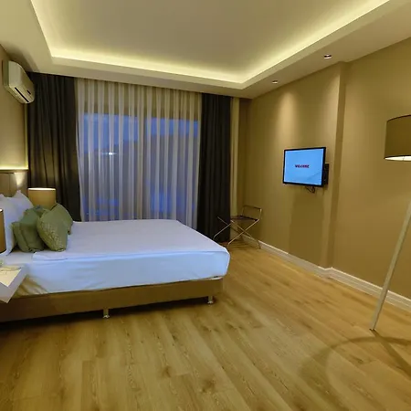 Hotell Bella & 4*