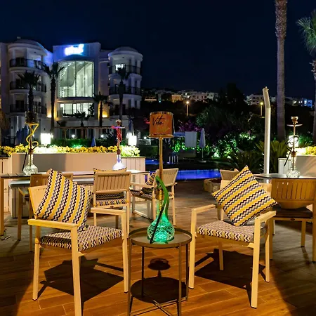 Hotell Bella & 4*