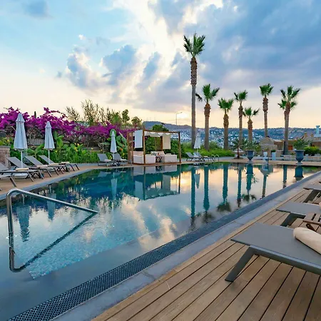 Hotell Bella & 4*